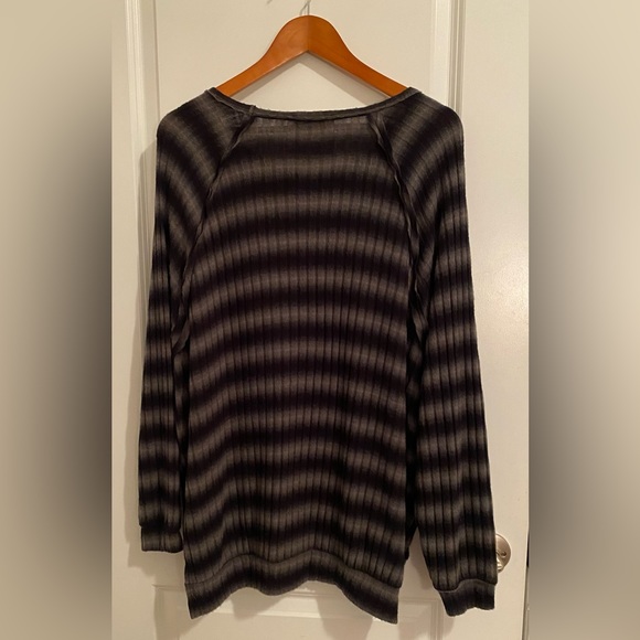 Fantastic Fawn Oversized Knit Top - Picture 5 of 6